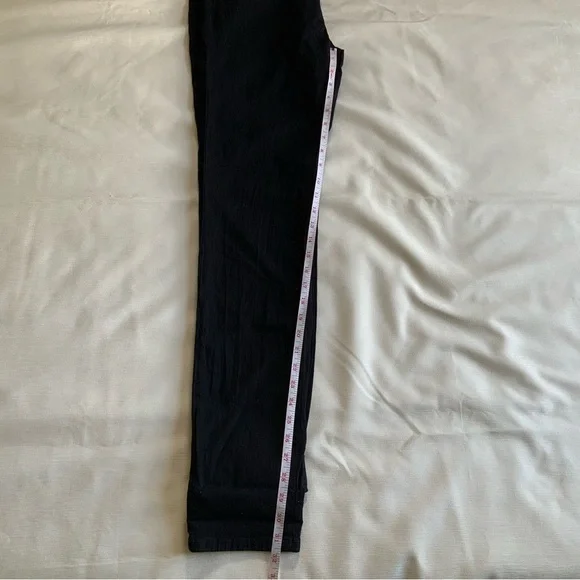 BDG High Rise Cigarette Jeans in Black - Picture 6 of 9